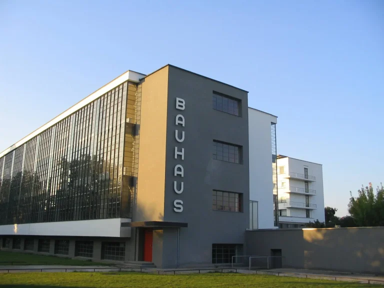 Bauhaus dessau min